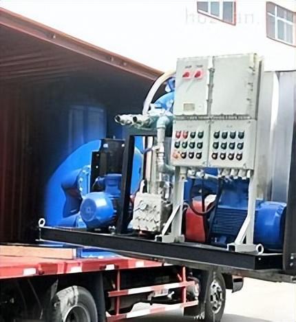 食品安全警钟 从油罐车到“罐毒车”的危机与反思