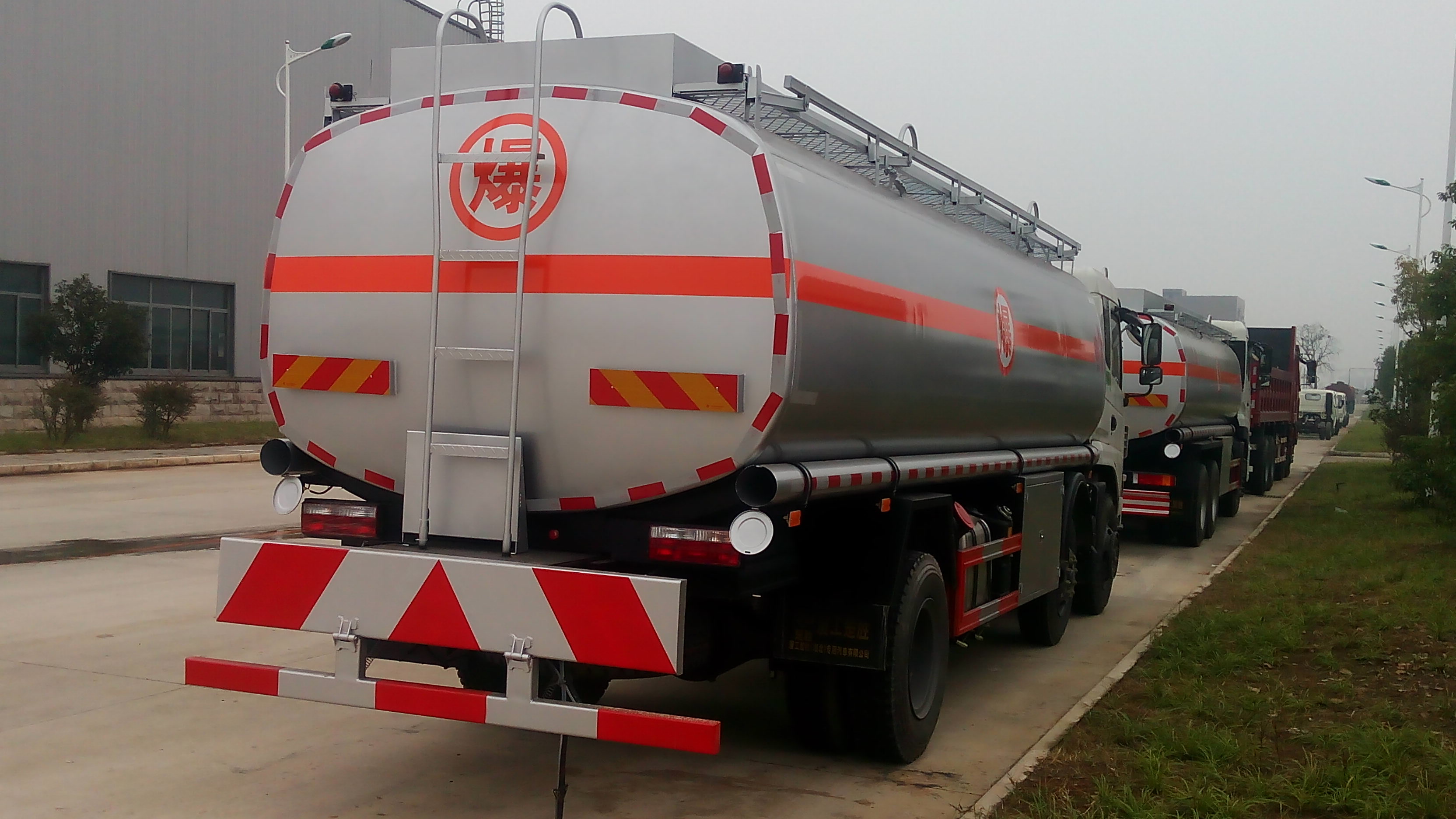 油罐车选购指南 专用汽车领域的核心装备
