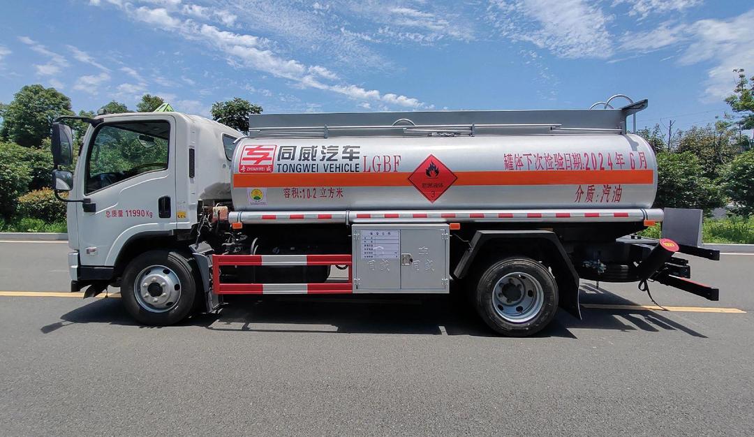 8吨柴油油罐车选购指南 合规运输与高效作业的关键